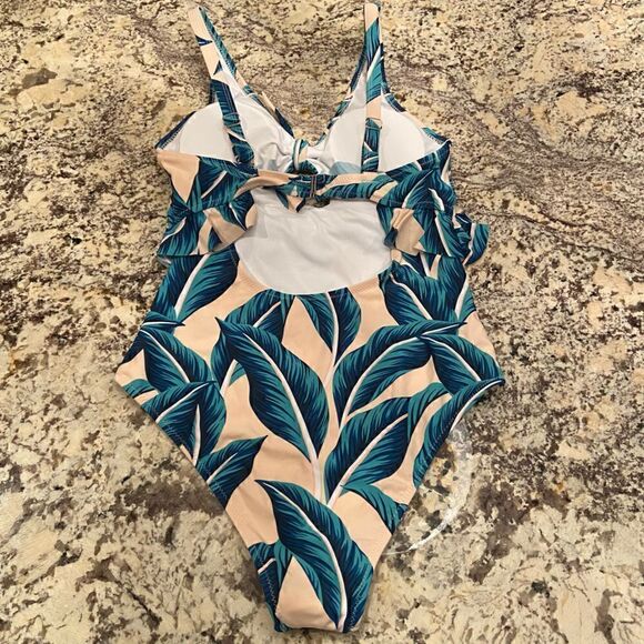 CUPSHE one pice swimsuit NEW WITH TAGS size medium - Picture 7 of 7